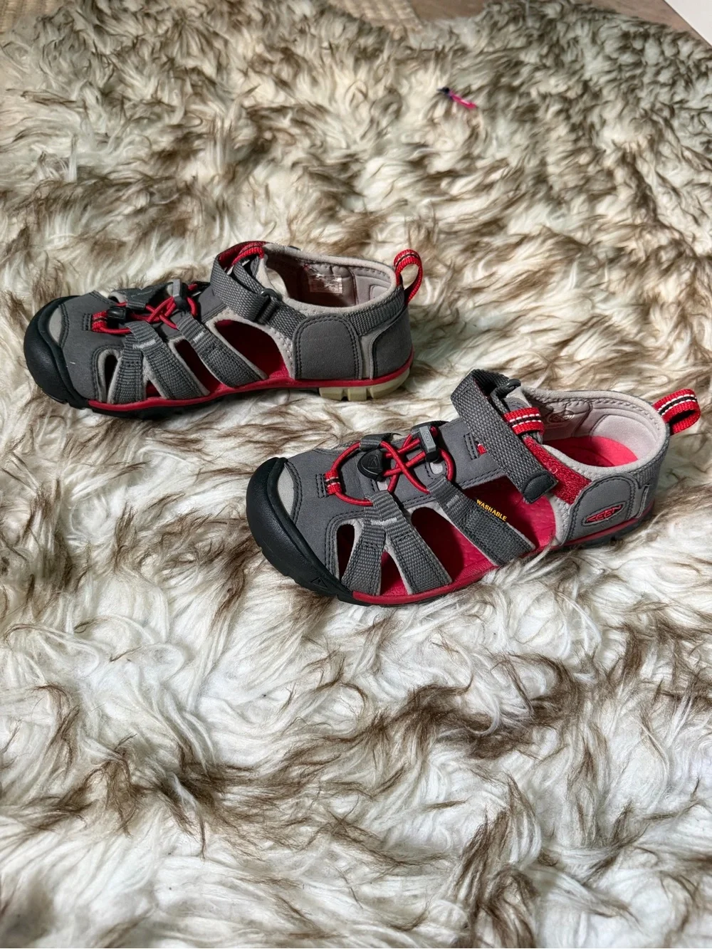 Keen Kids Seacamp II CNX Water Sandals Shoes Gray Red Big Kids Size 2 Boys Girls